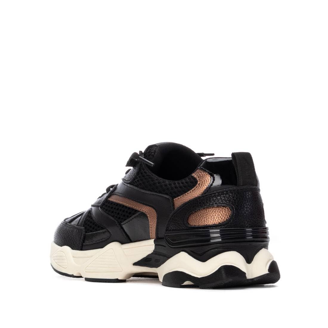 XTI - Zapatilla Mujer - Calzado Cómodo y Versátil - Moda Casual