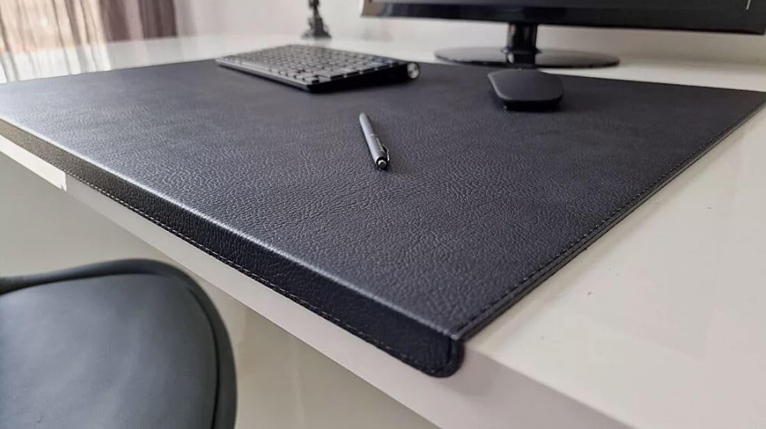 PM Gewinkelte Schreibtischunterlage mit Kantenschutz Just Leder in 3 Grössen und in 7 Farben (Schwarz, 70cm x 48cm)