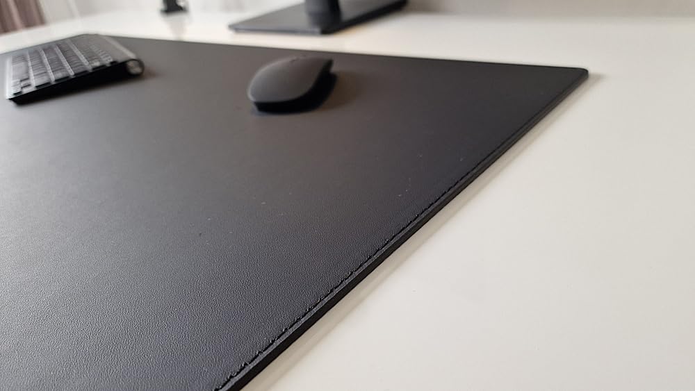 Gewinkelte Schreibtischunterlage mit Kantenschutz Echt Leder Schwarz 90 x 47cm Echt Rindsleder glatt ohne Mousepad