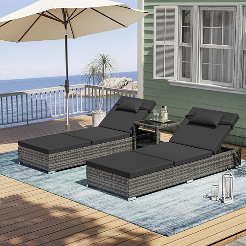 UDPATIO Lot de 2 Chaises Longues de Jardin avec Table, Bain de Soleil 5 Positions de Réglage, Charge 160 kg, pour Terrasse, Pelouse, Jardin, Piscine, Rotin Gris et...