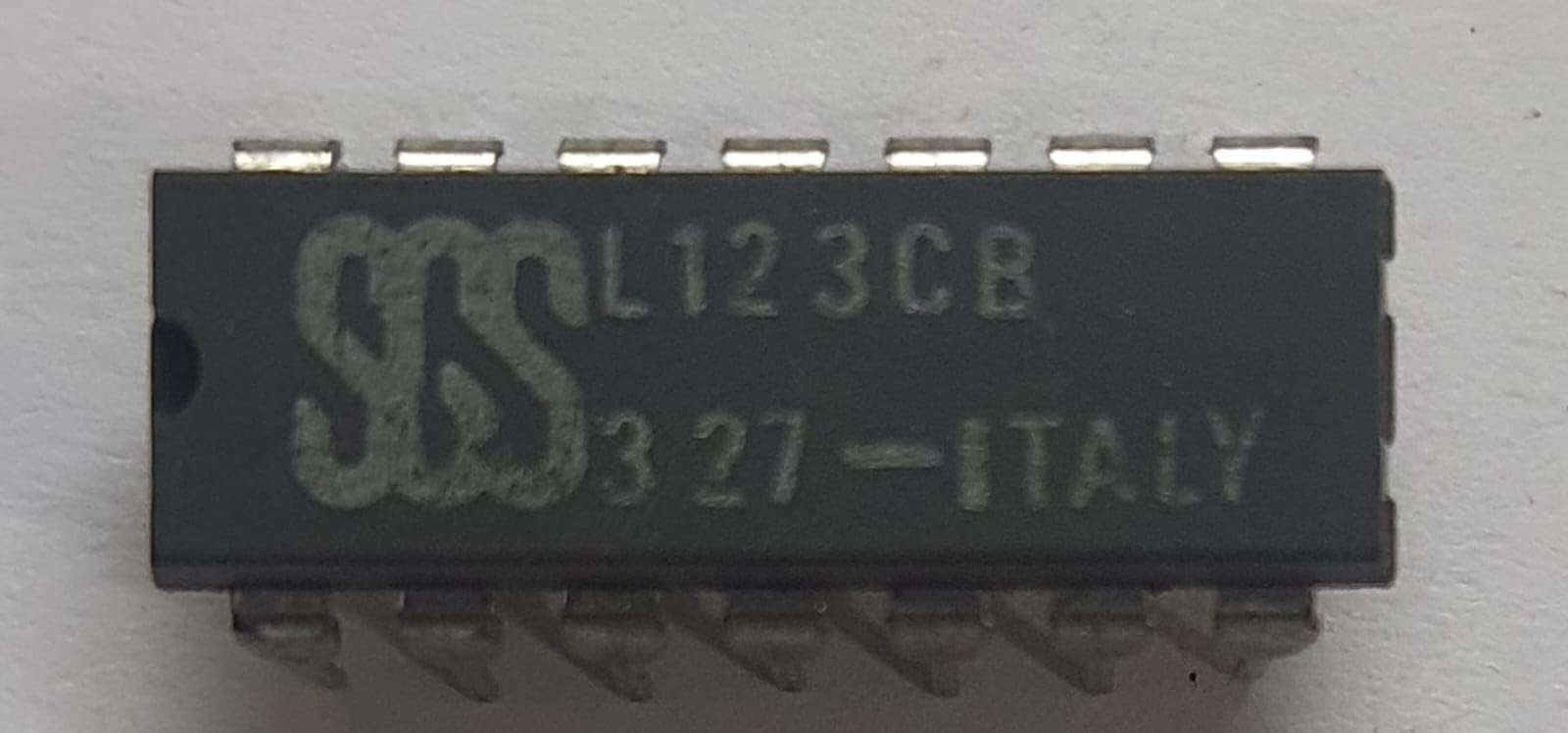 IC L123 CB, Integrated Circuit-image-16