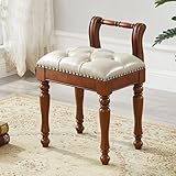 Construction élégante en bois massif : pieds en hévéa gracieusement incurvés avec détails exquis sculptés à la main pour un look intemporel et raffiné. Le cadre en bois massif assure une résistance et une durabilité supérieures tout en ajoutant une touche d'élégance artisanale. Parfait pour embellir votre espace de vie avec style et sophistication.