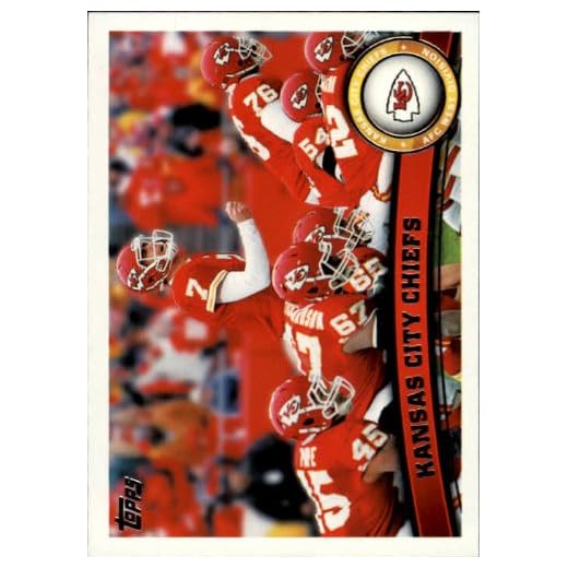 2011 Topps #317 Kansas City Chiefs Team Matt Cassel and O-Line NFL Football Trading Card