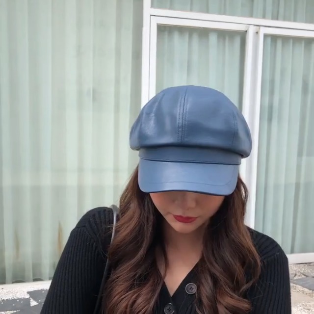 Amazon.com: PU Leather Beret Hat for Women Vintage Classic  display picture 1