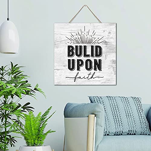 Décoration murale en bois Build upon Faith 30x30 cm pour salon