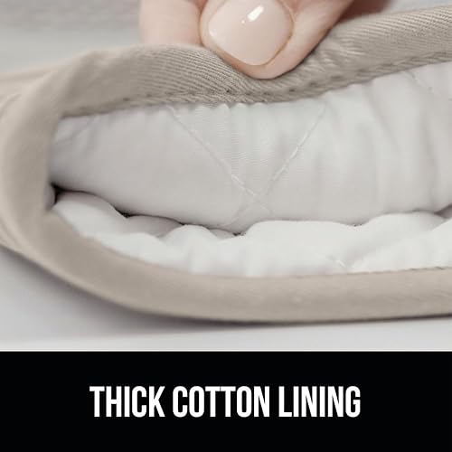 Miniatura 4 de Gorilla Grip Juego de guantes de horno de algodón grueso resistentes al calor, forro acolchado suave, agarraderas de agarre fuerte para sartenes