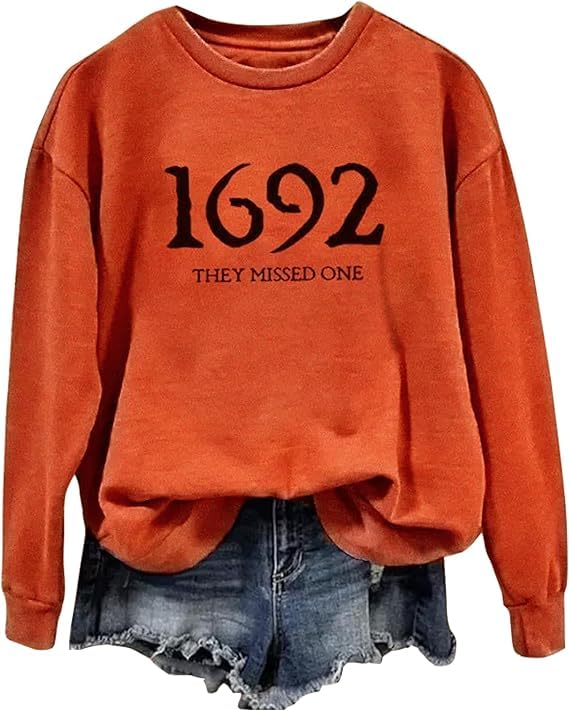 LYEIAO It's Just A Bunch of Hocus Pocus Halloween Sweatshirt Women Funny Spooky Season Graphic Long Sleeve Tee Tops