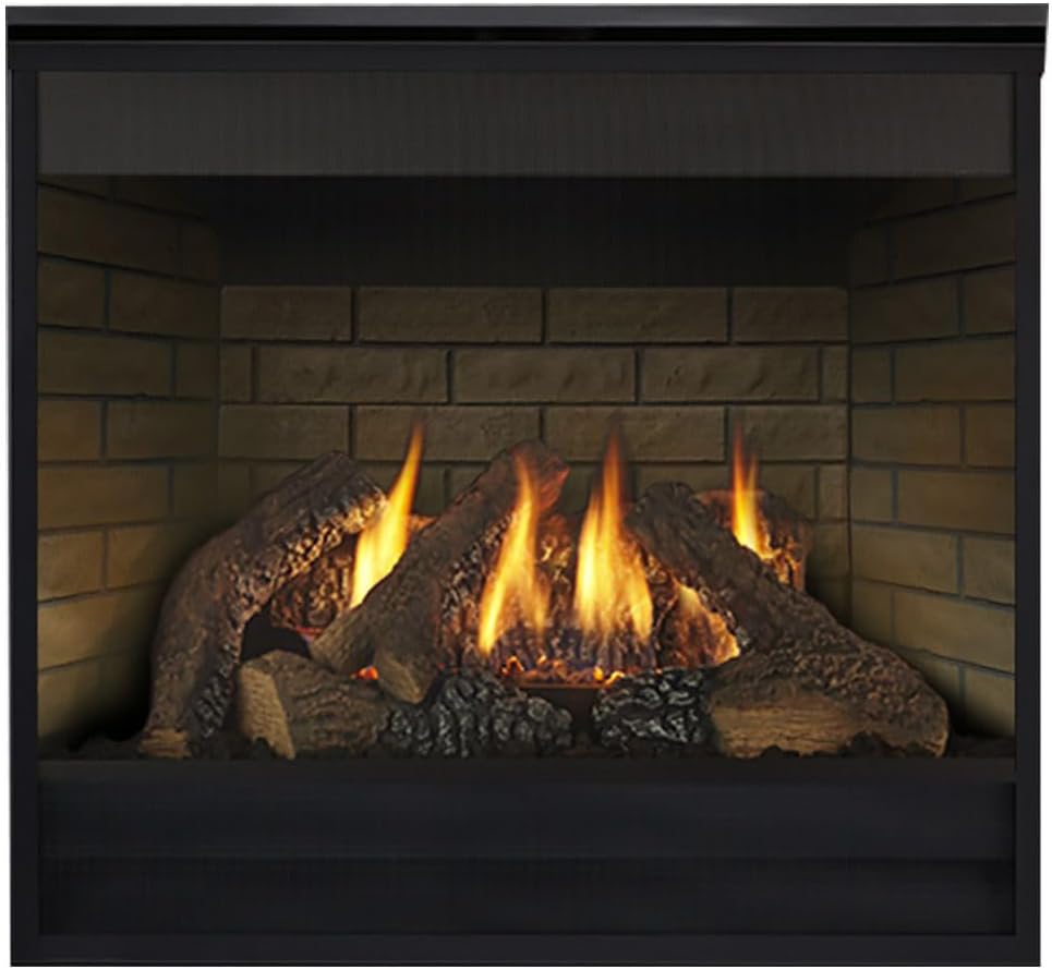 Nærbillede view of the Majestic MDV3732 fireplace interior, showing realistic ceramic logs with glowing embers and active flames.