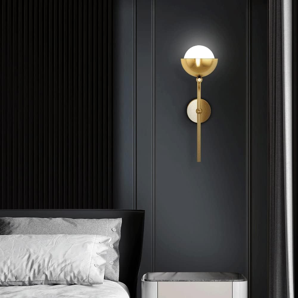 Applique da Parete per Interni in Ottone con Globo in Vetro Opalino Lampada da Parete A Palo Lungo Stile Vintage Nero Oro Satinato per Camera da Letto Comodino Bagno E Scale