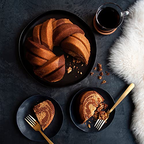 Foto von Nordic Ware NW 95577 Kuchenform zum 75. Jahrestag, geflochtenes Seil, goldfarben, 12 Tassen Fassungsvermögen