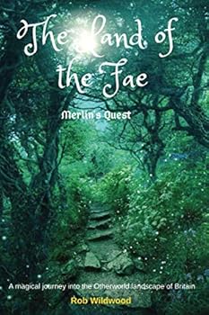Paperback The Land of the Fae: Merlin's Quest Book