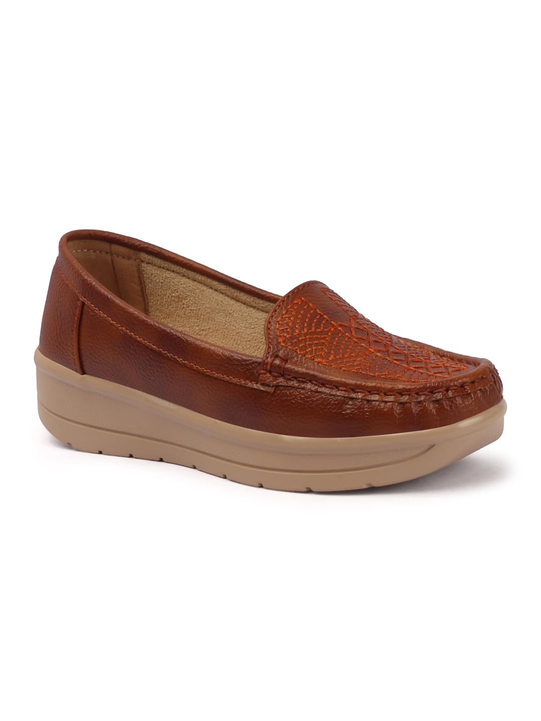Elegant Textured Loafers for Women with Soft Comfort Sole, Everyday Casual Wear Slip-On Shoes for Stylish Modern Look-image-2