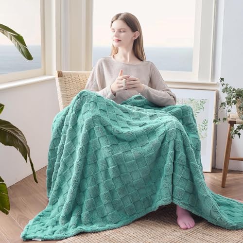 NEWCOSPLAY Super Soft Twin Blanket Mint Green Premium Silky Flannel Fleece 3D Checkered Lightweight Bed Blanket All Season Use (Mint Green Checkered, Twin(60"x80"))