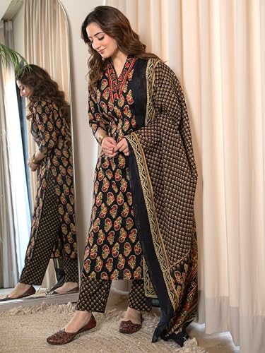 Image of Arayna Women's Cotton Printed Kurta Set with Pants & Dupatta - 3 /4 Sleeve | Elegant Ethnic Wear