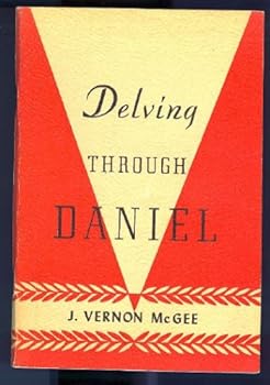 Paperback Delving through Daniel Book