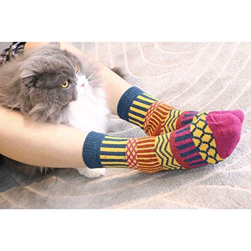 Cindy & Wendy 5 Pack Womens Warm Socks Vintage Thick Knit Winter Cabin Cozy Fuzzy Crew Socks for Women Gifts2