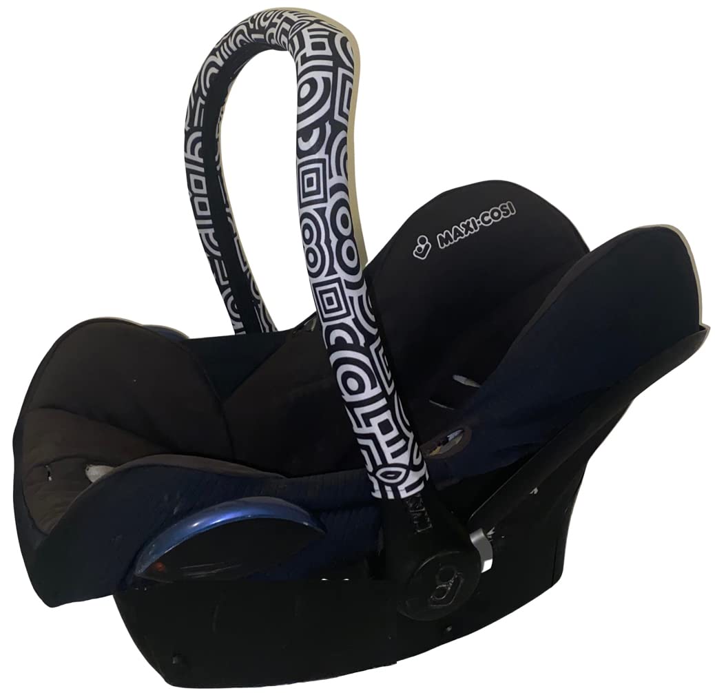 Samuel Sensory Black and White Sensory Sleeve for Car Seat and Pram Handles. Comfort and Entertain Babies in the Car (Triangle Design)