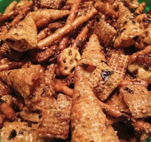 Hawaiian Local Style Furikaka Party Mix In Family-Size 22 Oz. Container #TOP1