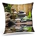 Topyee Housse de coussin verte Ayurveda Zen Pierres de basalte et bois d'huile de spa 45 x 45 cm Décoration d'intérieur Taie d'oreiller carrée pour lit canapé