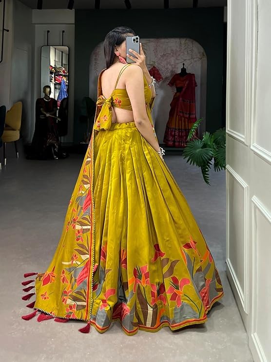 Image of Women's Dolaa Silk Wiith Kalamkari Print Lehenga Cholli Set