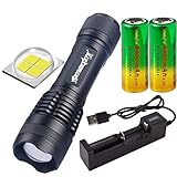 5 modos de linterna: cuenta con 5 modos diferentes: alto, medio, bajo, estroboscópico, SOS. Fácil de cambiar de modo pulsando el botón del interruptor suavemente. Estira la cabeza de la linterna para cambiar la longitud focal. El asstigmatismo es adecuado para iluminación de área grande. La linterna de foco es adecuada para iluminación de larga distancia. El tamaño pequeño cabe en tu mano o bolsillo, mochila, bolsa de supervivencia o guantera.
