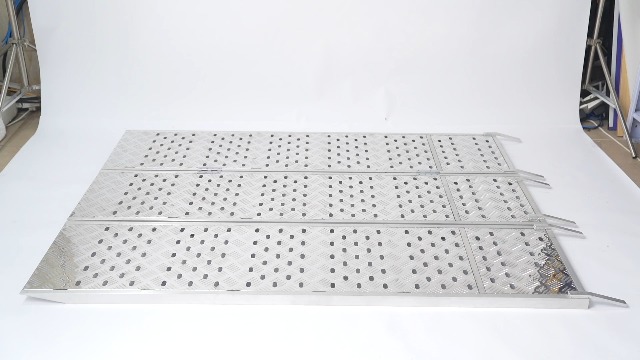 Rampa Plegable Tri-Fold 54x77in Aluminio 1500lbs miniatura 7
