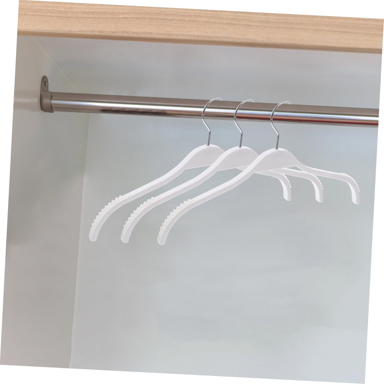 Grucce Antiscivolo in Plastica Bianca, 12 Pezzi, Design Ergonomico e Struttura Robusta in Abs e Acciaio Inox per Armadi e Guardaroba