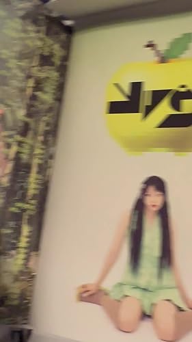 Amazon.co.jp: Yves - Loop 1st EP アルバム [韓国盤] (2 ver.) : ホビー