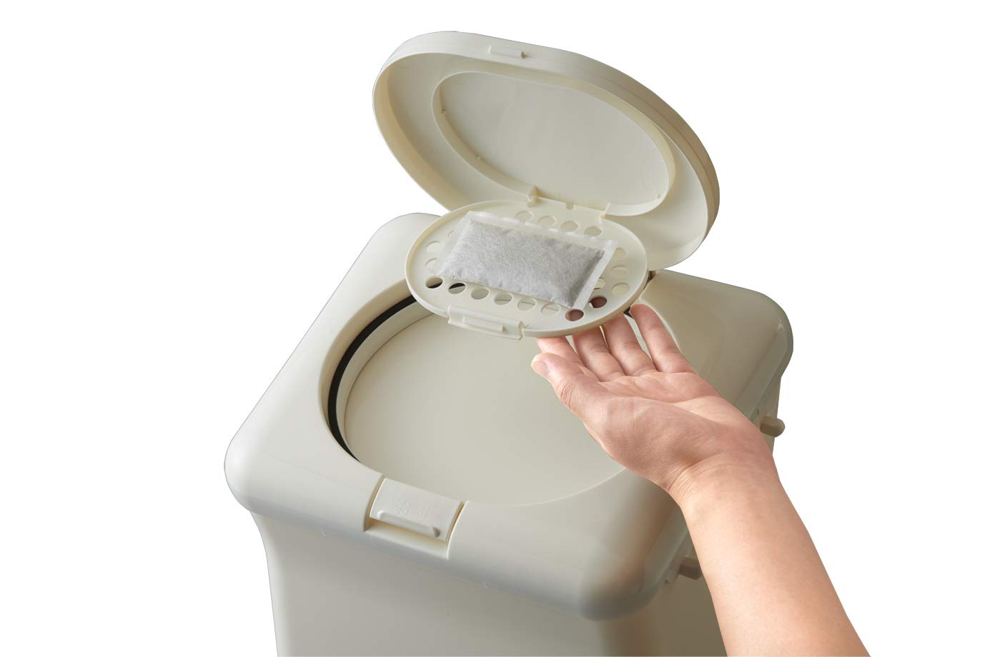 Fabricado en Japón cubo para pañales (con tecnología de bloqueo de olor, Capacidad: 473 ml, color blanco