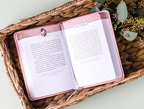 Image of Jesus Calling, Pink Leathersoft, with Scripture References: Enjoying Peace in His Presence (A 365-Day Devotional)