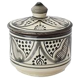 Die Farben sind orientalisch oder mediterran, die Muster sind arabisch marokkanisch, passen hervorragend als Dekoration für kreative Deko Ideen, als orientalische Minzdosen für Minze, Teedosen für losen Tee, Kaffeedosen für Pads, Vorratsdosen mit Deckel, Leere Gewürzdosen aus Metall für Gewürze, bunte dose für Milchzähne, Schmuckdose als Schmuckaufbewahrung für Ihre Kostbarkeiten, kleine Kosmetikdosen leer mit Deckel, oder als Geschenk für Frauen und Männer.