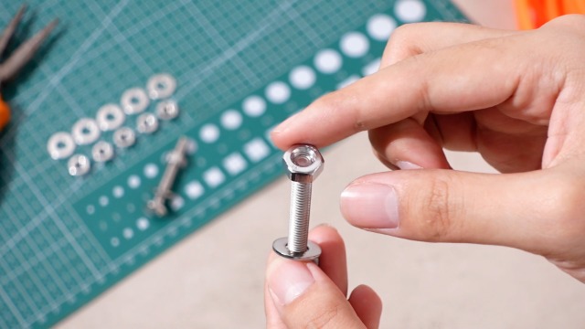 Image of Zonon Stainless Steel Carriage Bolts and Nuts Kit Round Head Square Neck Carriage Bolts Screws and Hex Nuts and Flat Washers, Stainless 18-8 Full Thread Coverage(1 /4-20 x 2,Silver,50 Sets)