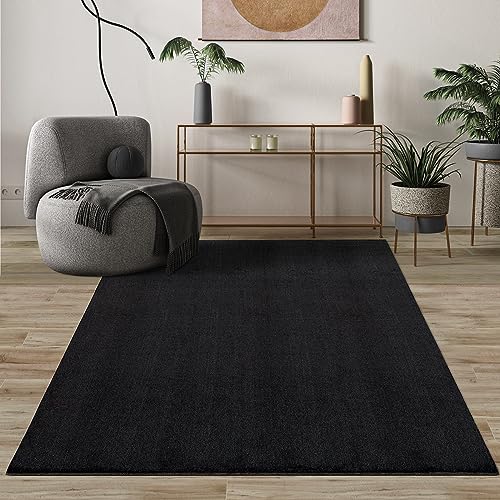Mia\'s Teppiche Comfort Moderner Flauschiger Kurzflor Teppich, Anti-Rutsch Unterseite, Waschbar bis 30 Grad, Super Soft, Felloptik, Schwarz, 140 x 200 cm Mia\'s Teppiche Comfort Moderner Flauschiger Kurzflor Teppich, Anti-Rutsch Unterseite, Waschbar bis 30 Grad, Super Soft, Felloptik, Schwarz, 140 x 200 cm