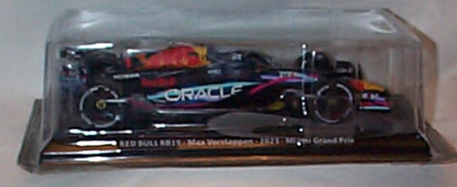 atlas Formula 1 R'ed B'ull RB19 M'ax V'erstappe'n 2023 Miami Grand Prix car 1:24 scale diecast model