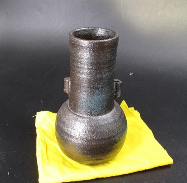 Amazon.co.jp: 加藤釥 蒼釉 花瓶 背戸窯 瀬戸市指定無形文化財 陶芸 鉄