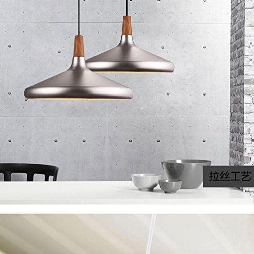 Lustre vintage industriel pour créer une ambiance de café bar cosy