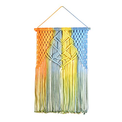 カラーマクラメ壁掛け。