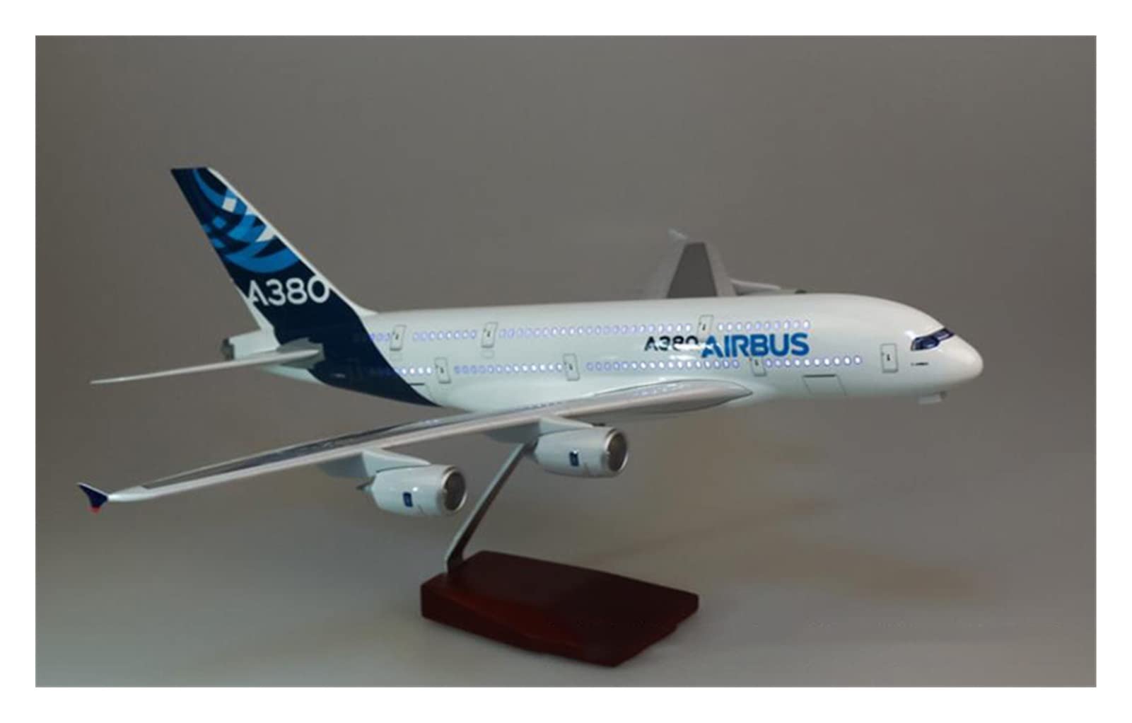 Amazon.co.jp: 対象: 1/160 スケール 50.5 Cm 飛行機エアバス 380 A380