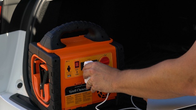 Amazon.com: Portable Jump Starter with Air Compressor, FlyAuto