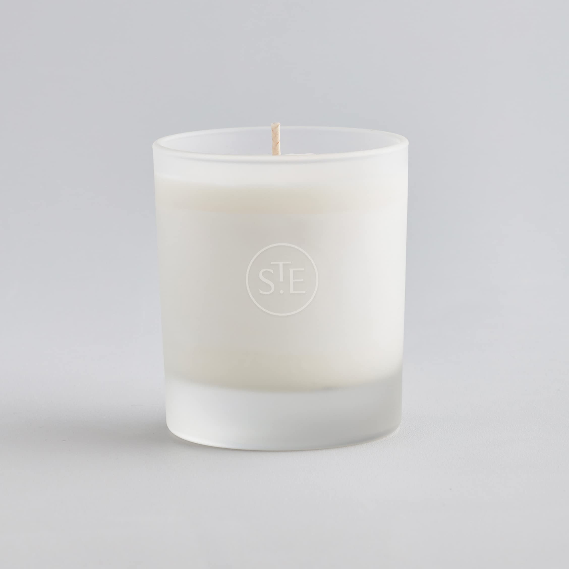 St. Eval Sea Salt Glass Candle - Lamorna Collection - Natural Rapeseed Wax - A Unique Blend of Marine Scents with Salty Accords and Floral Notes on a Bed of Musk - Made in Cornwall