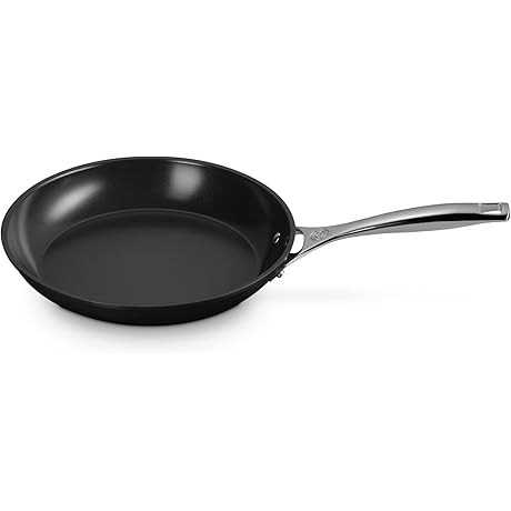 Exceptional non-stick Le Creuset Frying Pan in Ceramic