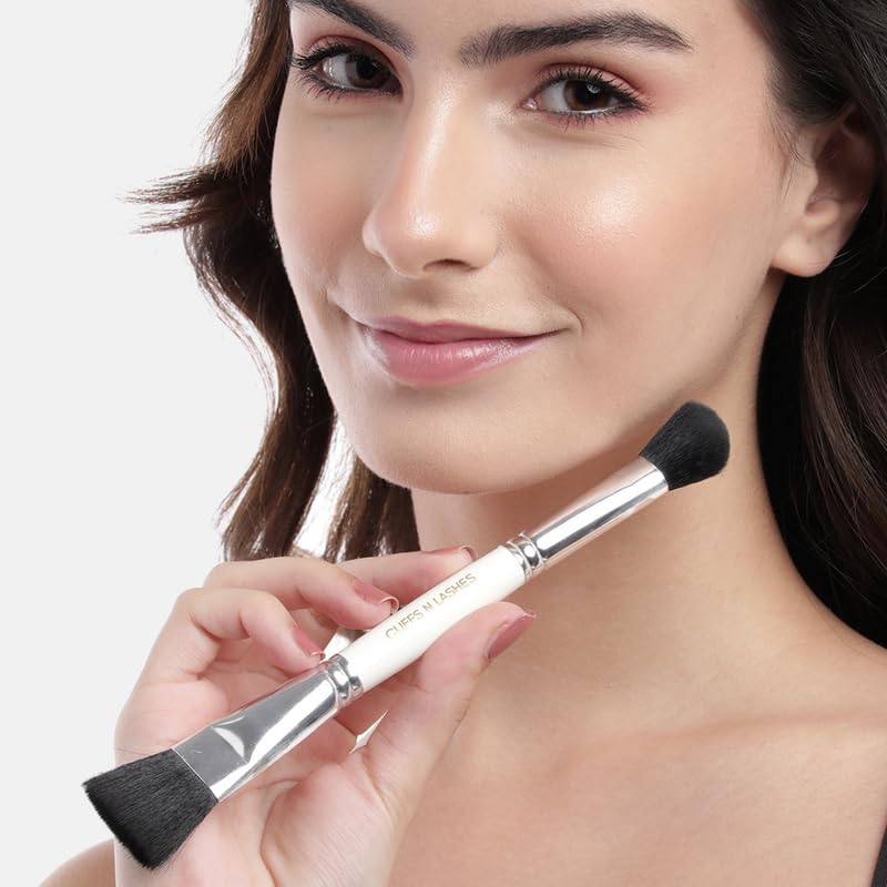 Image of Angled Contour Brush & Flat Contour Brush 02