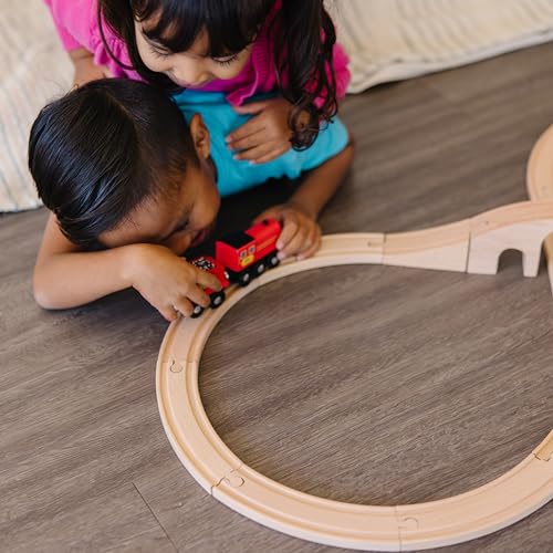 Melissa & Doug 703 Classic Wooden Figure Eight Train Set thumb #7