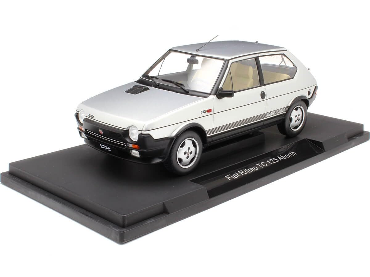 MODELLINO IN SCALA COMPATIBILE CON FIAT RITMO TC 125 ABARTH 1980 SILVER 1:18 MODELCARGROUP MCG18417