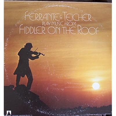 Plays Music from Fiddler on the roof / UAS-5552