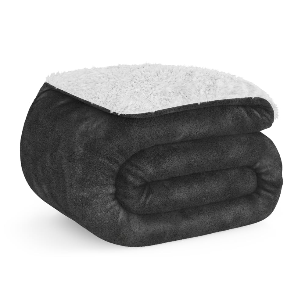 Don Descanso - Manta para Sofá Invierno Grande (150x200cm) Microfibra Suave, Cálida, Lavable a Máquina, Resistente a Las Arrugas. Manta Borreguito para Cama 90/105 o Sofá Gris Antracita