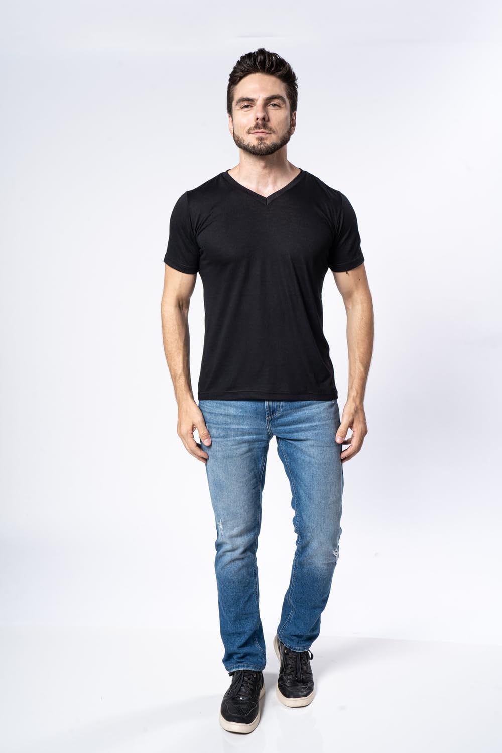 Camiseta Masculina Meia Malha Slim Fit Lisa Básica, Gola V em promoção! Veja a oferta e mais achadinhos de Camisetas 9 Hoje é o melhor dia para comprar Camiseta Masculina Meia Malha Slim Fit Lisa Básica, Gola V com aquele preço maroto! Promoção! Aproveite a oferta! 9