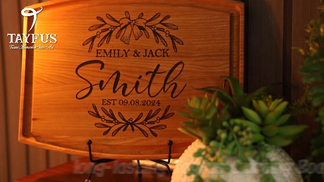 Tabla de Cortar Personalizada 'Home Sweet Home' – Tabla de Madera Grabada a Medida – Regalo para Mudanza, Nuevo Hogar, Cierre Inmobiliario, Boda, Aniversario, Navidad o Fiesta de Despedida de Soltera miniatura 7