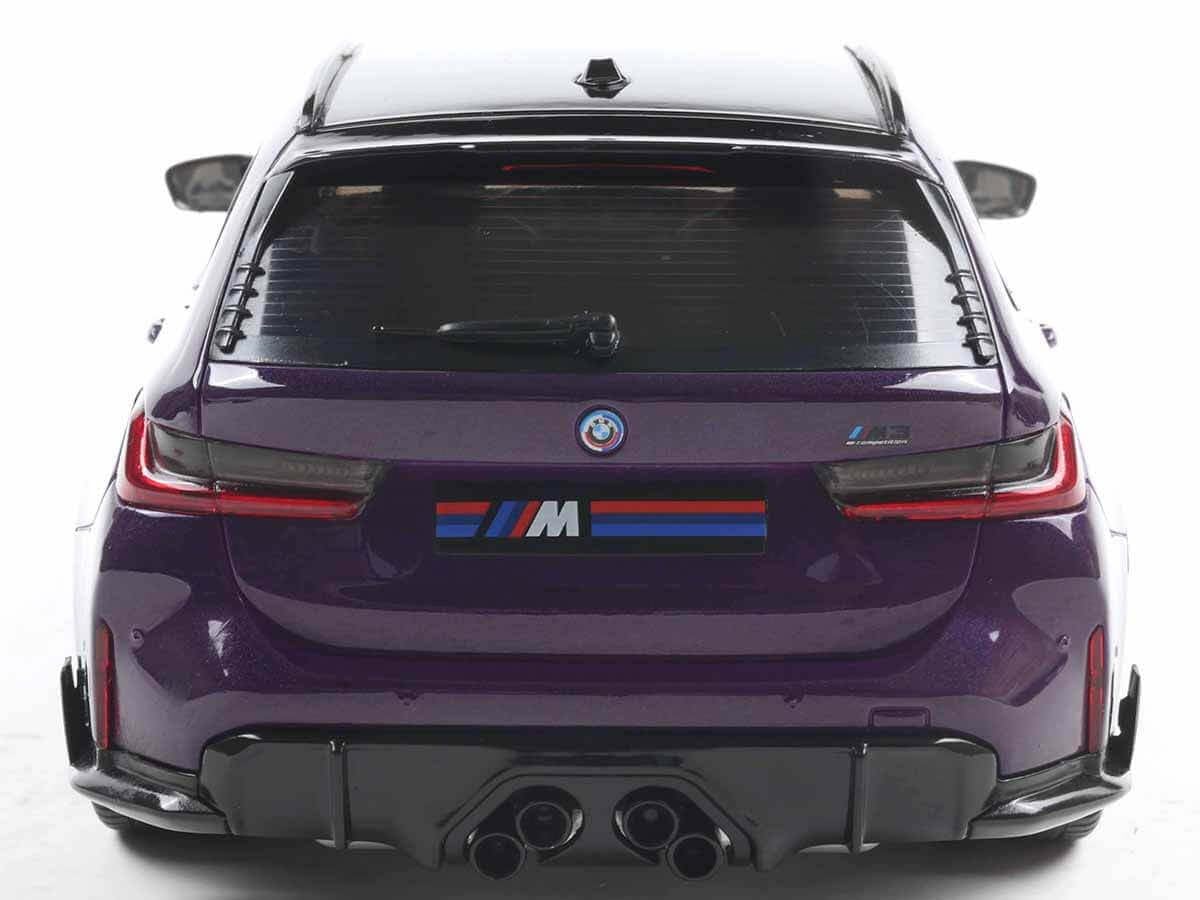 Solido BMW M3 Touring G81 – 1:18 Modellauto – Metallic Lila, Detailreiches Die-Cast Modell mit Innenraum & Motor, Offizielles BMW Sammlermodell