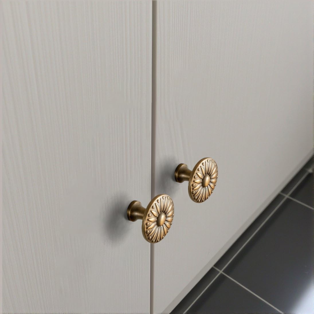 6 Pack Brushed Brass Bronze Cabinet Knobs, Vintage Floral Medallion Design, Solid Zinc Alloy Decorative Drawer Knobs for Dressers, Kitchen and Bathroom Vanities